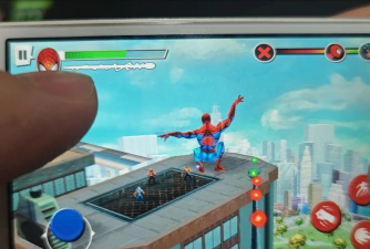 蜘蛛侠手游，畅快战斗体验，还原经典剧情