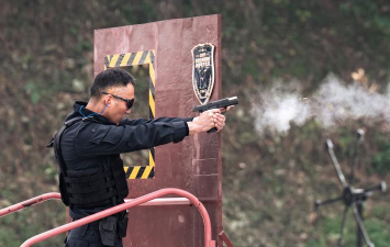 射击游戏特警雄心怎么玩，掌握核心技巧，快速上手体验